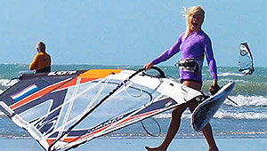 Arrianne Aukes windsurfing - NED131