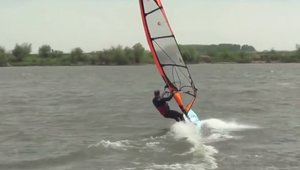 Przewodnik windsurfingowy pływanie po Wiśle w Tczewie